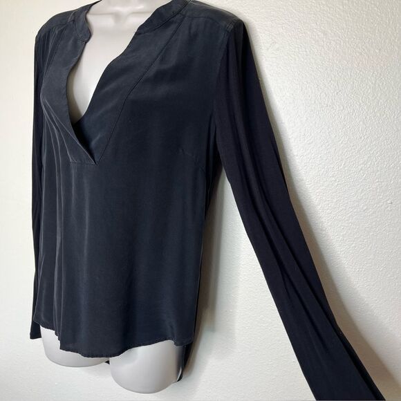 BCBGMaxAzria Black Silk Front Split Crossover Neck Long Sleeve Top Women Medium - Picture 4 of 10